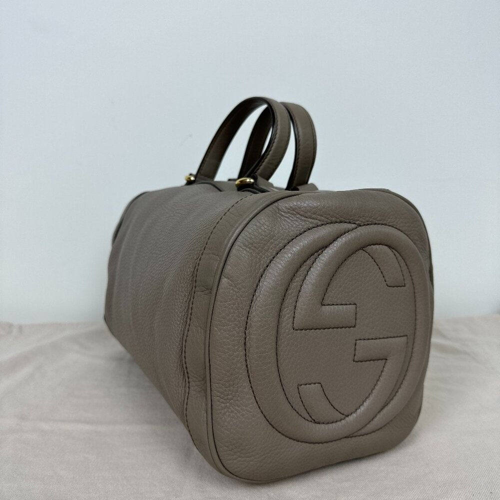 Gucci Medium Pebbled Boston Soho Bag